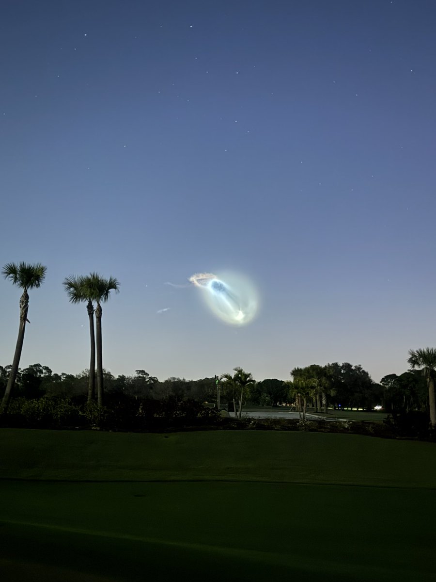 Austin_fuller08's tweet photo. SpaceX Falcon 9🚀 https://t.co/FzfWJ0k0LR