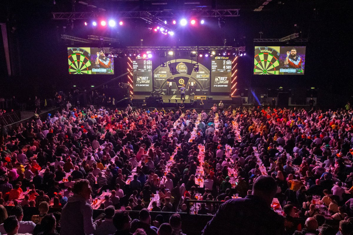 🎟️✈️🛏️ tweet media