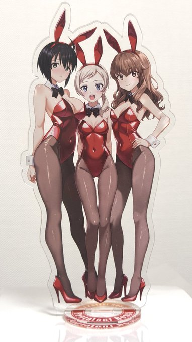 試しに開封
アクスタの現物こんな感じです
当日はペーパーと一緒に頒布予定です〜
 #神戸魔女社交倶楽部 