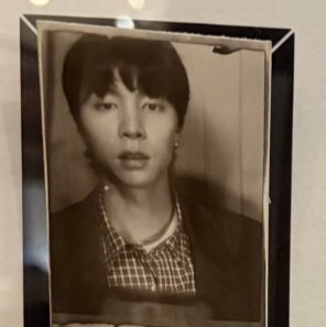 ไม่มีหน้าจอให้ดู​ ไม่มีตัวจับเวลา​ ท่านบอกว่าช่องแรกเลยออกมาแบบนั้น​(หน้าไม่เริ่ชชช) 55555+ นี่ว่าก็น่ารักดีออก​

ชอบไวบ์ที่จอห์นนี่ลงรูปวันนี้มากก​ๆๆๆ รู้ว่าแฟนคลับชอบอะไรก็เสิร์ฟ​หมด  หาทำกันสุด​ ๆ​

JOHNNY SUH L‘ICÔNE DE PFW
#AcneStudiosXJohnnySuh
#JOHNNY​ #JOHNNYSUH