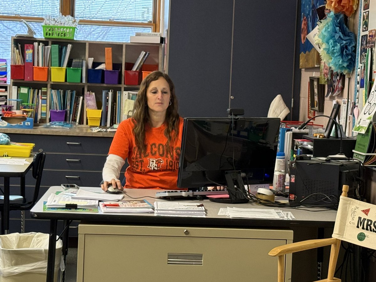 JenBindus's tweet photo. Shout out to the one and only Mrs. Skeels for showing us how to use @magicschoolai rooms for students to use for writing feedback &amp; more. Shout out to Mrs. Dorner for coming along &amp; bringing her student teachers for bite-size PD this morning! @DrPMilcetich @ACSD_MH @MrWarders https://t.co/0Nmk18sRw3