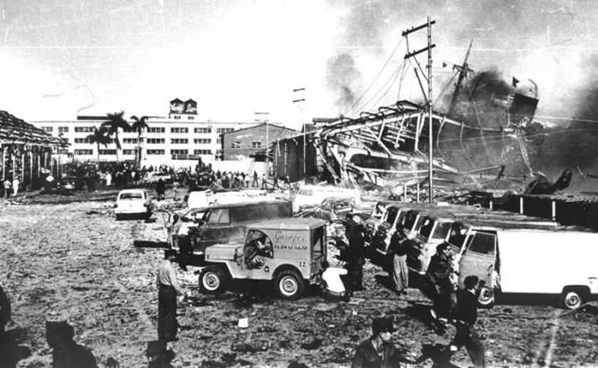 Alrededor de las 3:10 p.m., una explosión estremeció la tierra. Treinta minutos después, mientras cientos de personas auxiliaban a las víctimas, hubo otra explosión más potente. El resultado final, un centenar de muertos, decenas de viudas y más de 80 huérfanos.