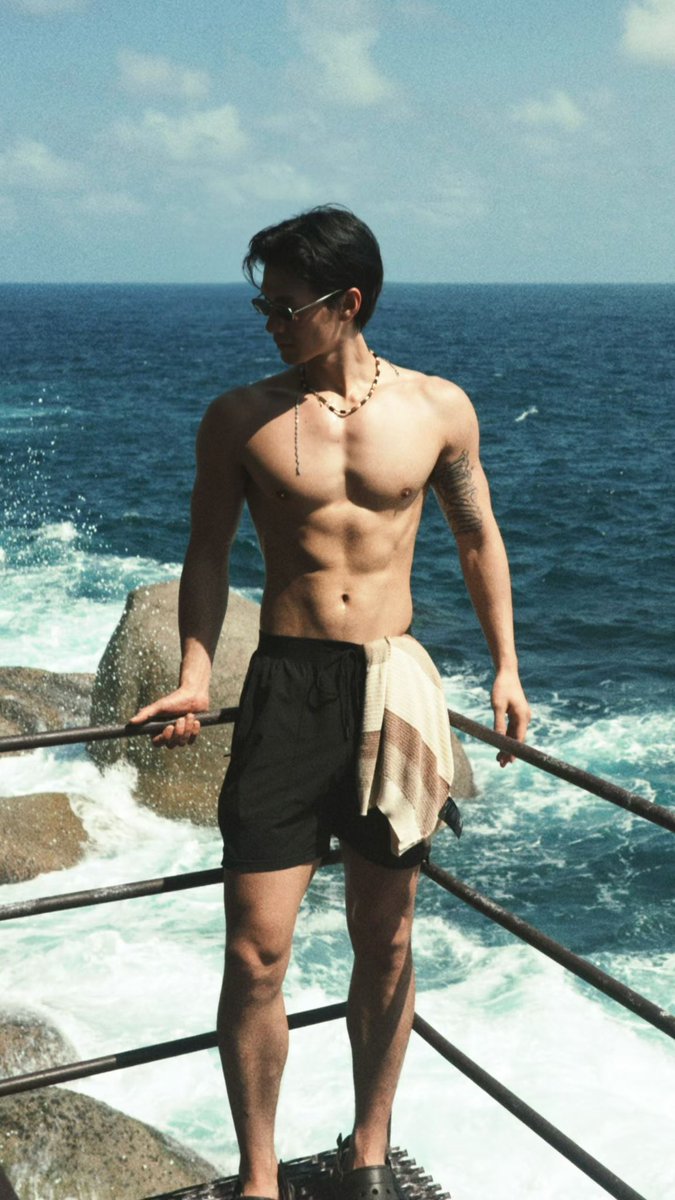 RunwayNO01's tweet photo. 🌊 https://t.co/DK82OpB8xD