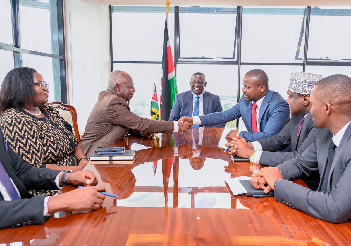 SASDF_Kenya's tweet photo. Today, our CS - Youth affairs, Creative  Economy and Sports H.E. Salim Mvurya, outgoing Oversight  Board  chairperson Lt. Gen. (Rtd) Jackson Tuwei and  Fund CEO Mr. Nuh M. Ibrahim officially welcomed the newly appointed Chairperson of the SASDF Oversight Board Hon George Kithi . https://t.co/oWsYyrCeeW