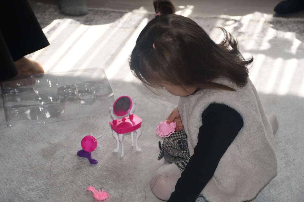 Çocuk Hizmetleri Daire Başkanı Sayın Ayşe Türkay Aydemir ve Personel Hizmetleri Genel Müdürlüğü Daire Başkanı Sayın Mustafa Şimşek ile birlikte koruyucu aile ziyaretinde bulunarak Hikmetoğlu Ailesi’ni ziyaret ettik.