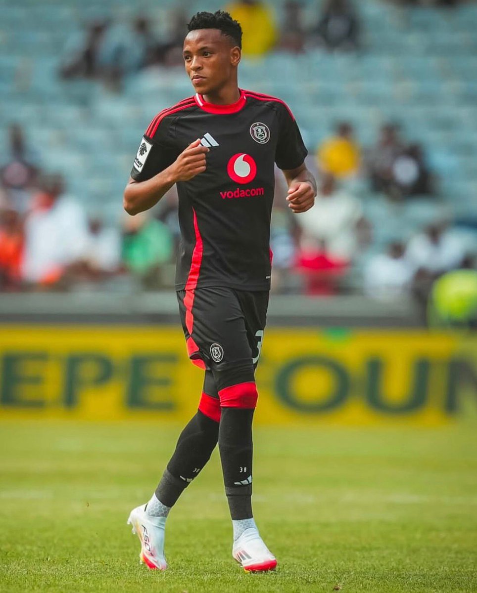 WozaSport's tweet photo. Congratulations to Relebohile Mofokeng on winning the #BetwayPrem Player of the Month Award for January/February.

#OrlandoPirates #relebohilemofokeng https://t.co/3eyWZm0qh6