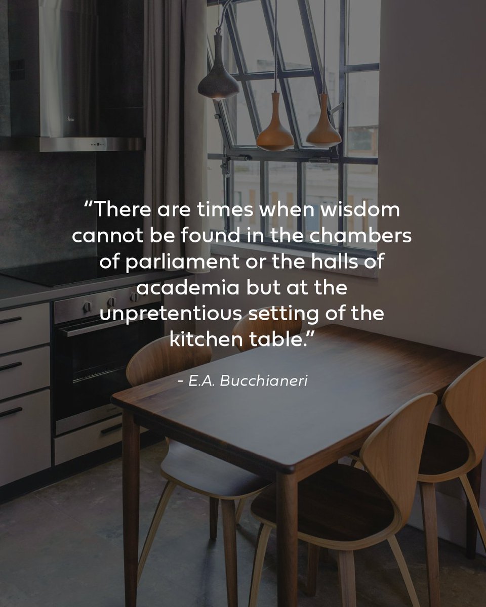 Difference tweet media