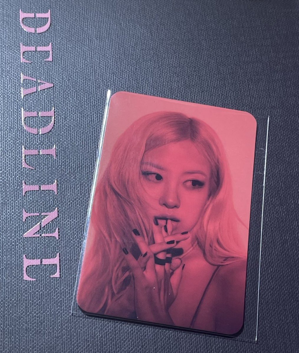 ROSÉ BASE tweet media