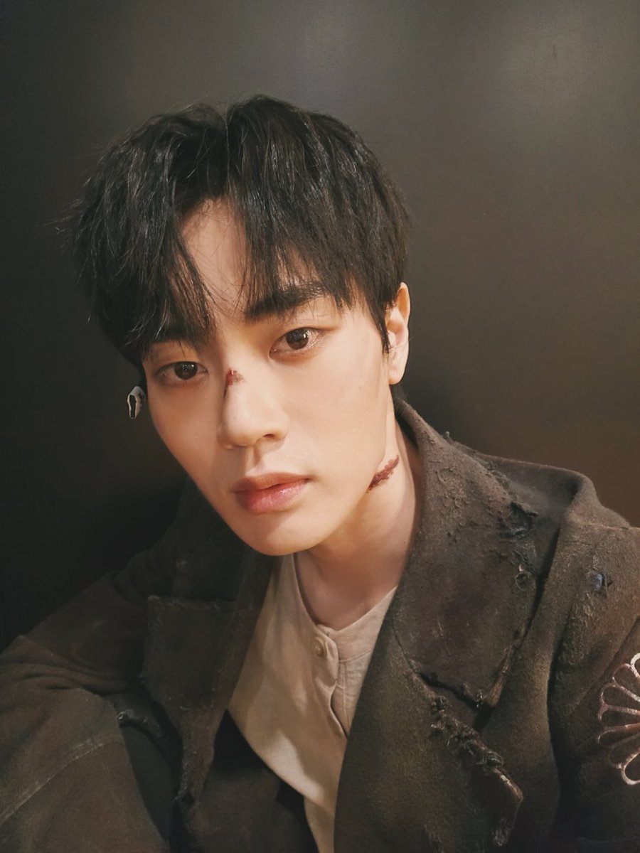 [Instagram Story]
260304 Arthus Instagram 

[Arthus Initium : 김지온 배우]

”세상의 모든 총은 슬퍼.“

연극 <빵야> 김지온 빵야의 첫공이 올라갔습니다. 재미있게 보셨나요?  1945년 2월에 탄생한 99식 장총 김지온 ‘빵야’는 5월 24일까지 두산아트센터 연강홀에서 만나보실 수 있습니다. 많은