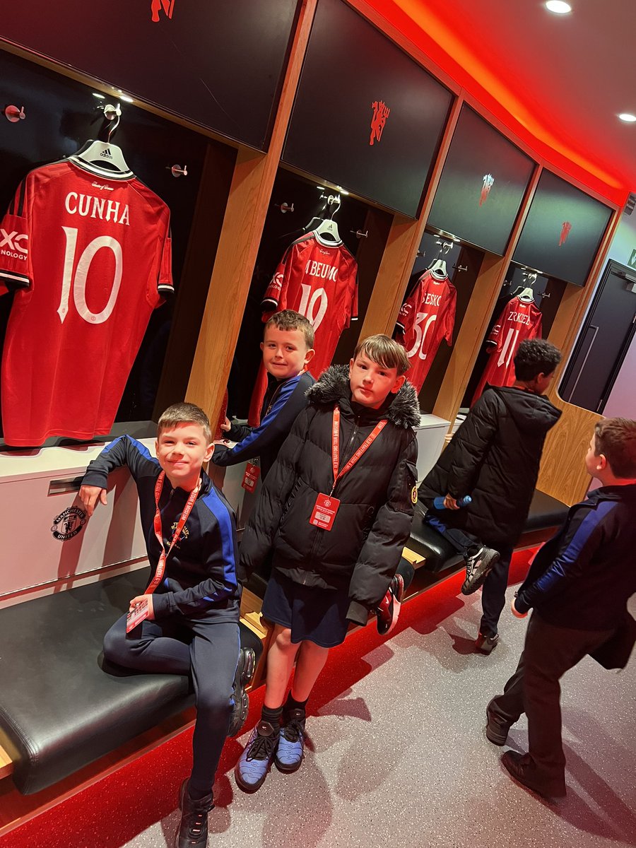 Miss Billington tweet media