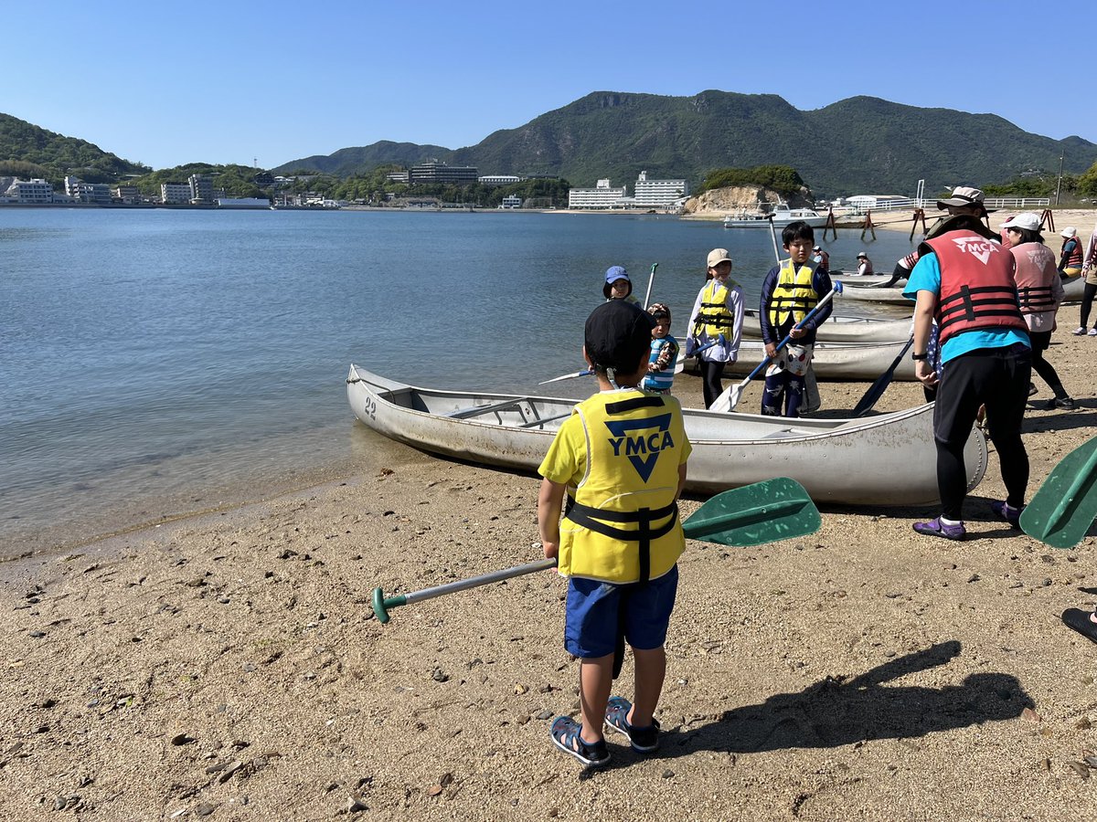 save_yoshima's tweet photo. 余島では、海も森も子どもたちの学びの場だ。
カヌーを出す前にリーダーが海の怖さや仲間との動き方を教えてくれる。

自然の中で遊びながら「生きる力」を学んできた場所。

でも今、この余島のキャンプは終わろうとしている。

こんな場所がなくなっていいのか。
多くの人に知ってほしい。

#余島 https://t.co/PAelzFwJCw