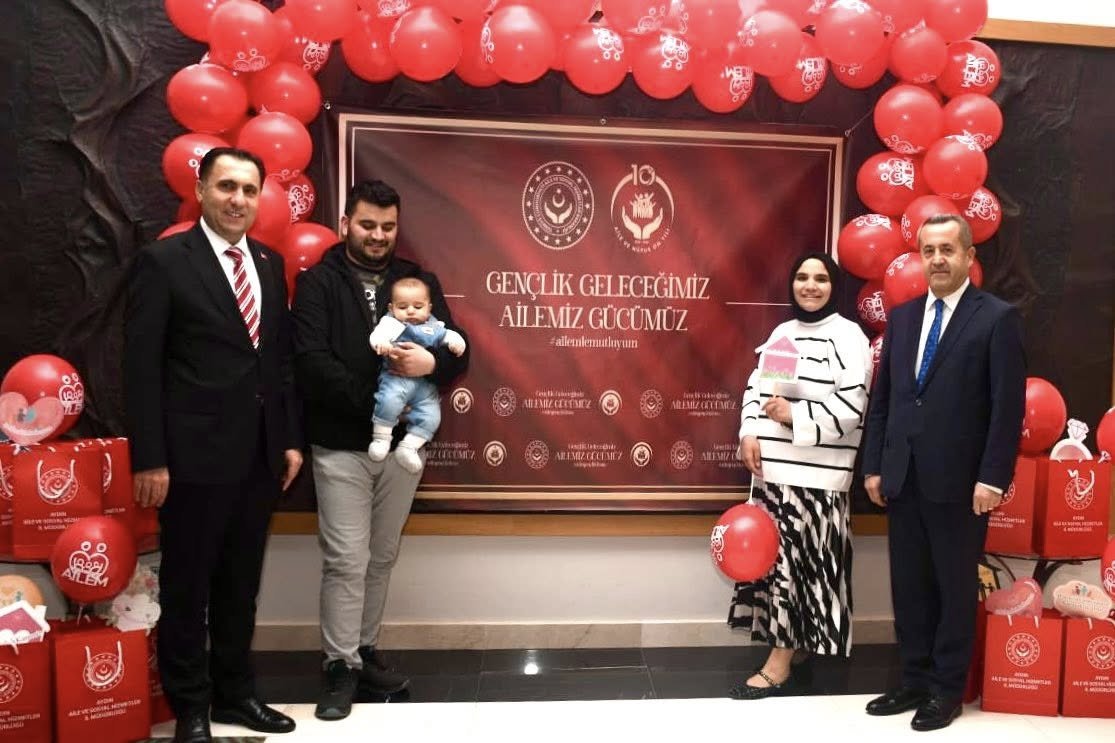 Gönüllerin Buluştuğu Büyük Aile İftarı…
Büyük Aile İftar Programımızda; Çocuk Hizmetleri Daire Başkanı Sayın Ayşe Türkay ve Personel Hizmetleri Genel Müdürlüğü Daire Başkanı Sayın Mustafa Şimşek’in katılımlarıyla gönüllerimizi aynı sofrada buluşturduk.