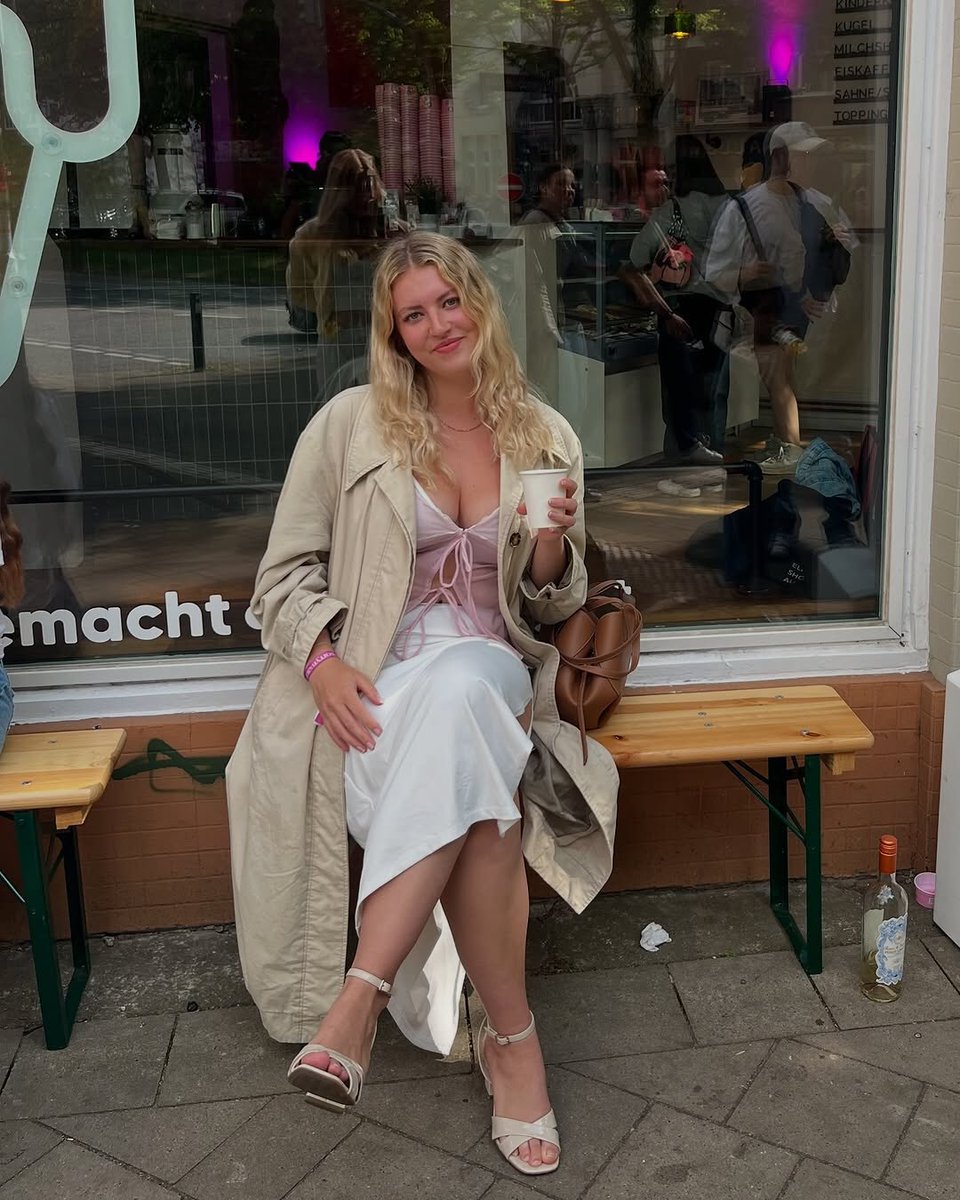 EdwardLisa77626's tweet photo. Hey Leute, wie geht's euch allen? Ist ja schon ewig her 👋 https://t.co/tiJGsa4CYe