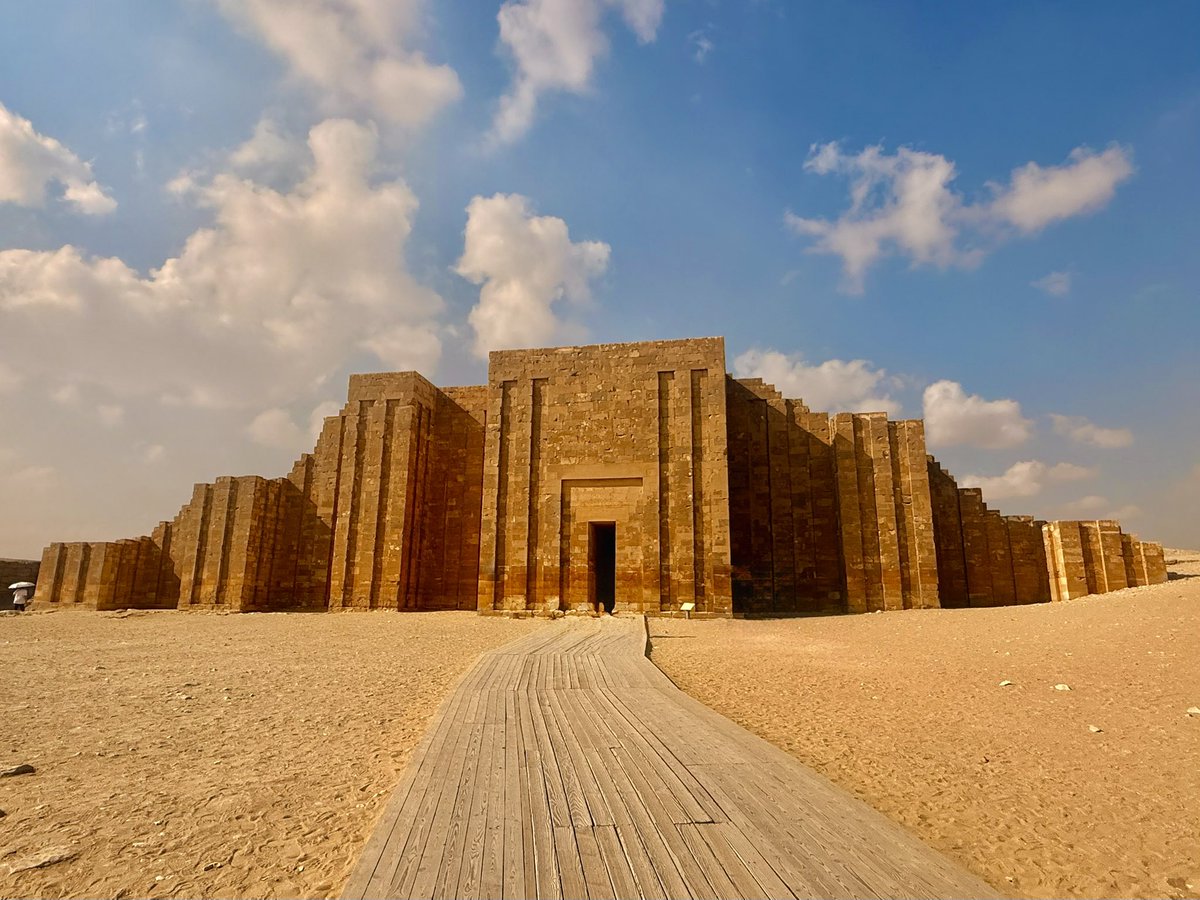 neverlandsc's tweet photo. Did you know a James Bond movie was once filmed next to the pyramids?

It was the Spy Who Loved Me (1977), a “mummy-free” pyramids film. https://t.co/Sk5znWmKcx