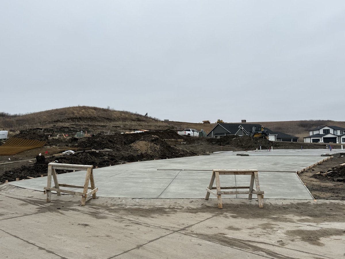 Fortress - Zac & Michelle Burton tweet media