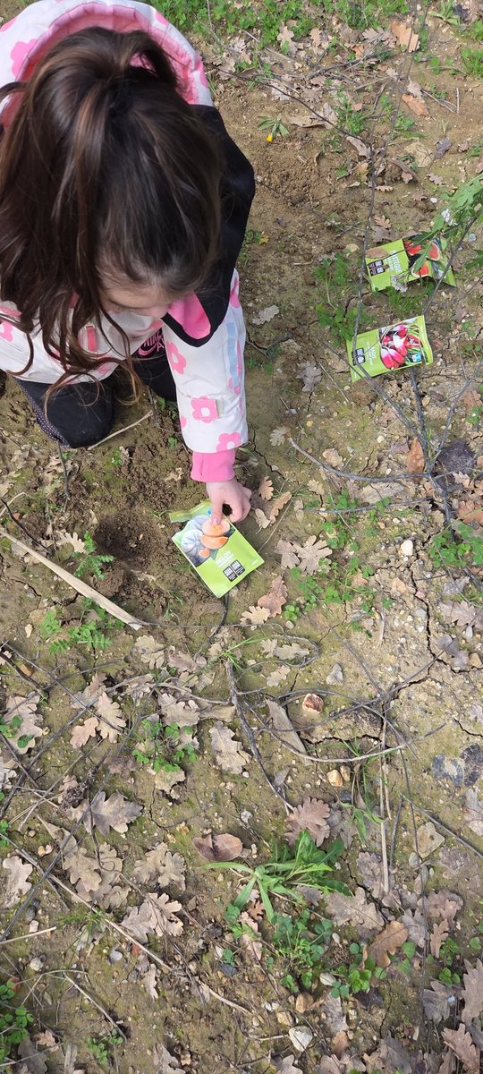 Midnight_Pair's tweet photo. Apprentie jardinière en action ! 🌱
Vous aussi vous faites le jardin ? 

​#Lifestyle
​#DailyVibes
​#momlife 
​#GoodVibes
​#Inspiration https://t.co/cvxIkJrLco