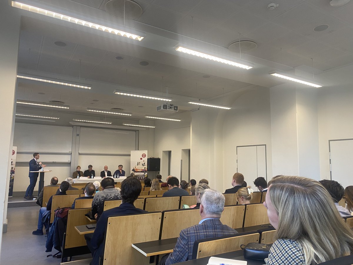MilstudiesCPH's tweet photo. 🌊 Yesterday at CMS: 
Seminar on security challenges in the Baltic Sea Region. Leading experts discussed Russia's hybrid threats from infrastructure sabotage to the shadow fleet and how NATO's Nordic expansion is reshaping regional cooperation. https://t.co/5U8aHbjVMU