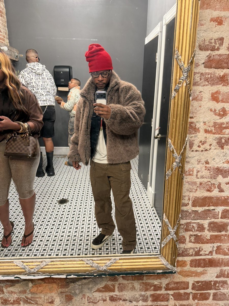 justjohnstvn's tweet photo. Twitter pays my ass dust 🫠 https://t.co/jjxVujm2kL