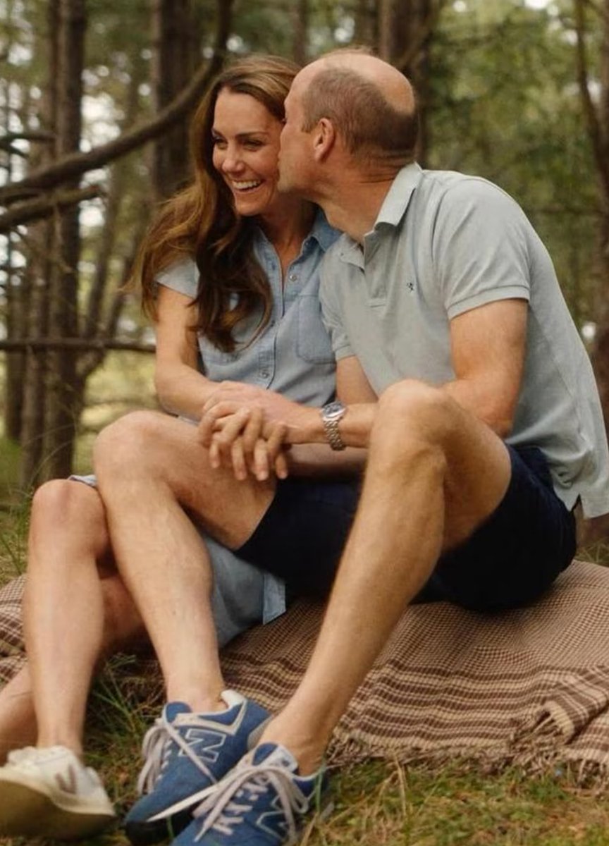 ForgetMeNot463's tweet photo. Huge respect to @KensingtonRoyal who have overcome the continual bullying, attacks & malicious lies spread on social media by the troll gang encouraged to belittle them all for the gain of two people!
The #PrinceandPrincessofWales would never stoop so low &
#IntegrityWins 🇬🇧🫶 https://t.co/EKEXHJTT25