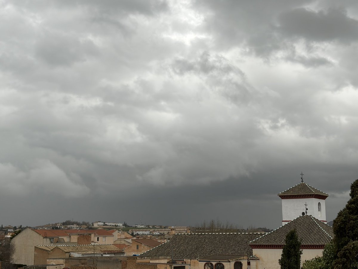 tiempo en Granada tweet media