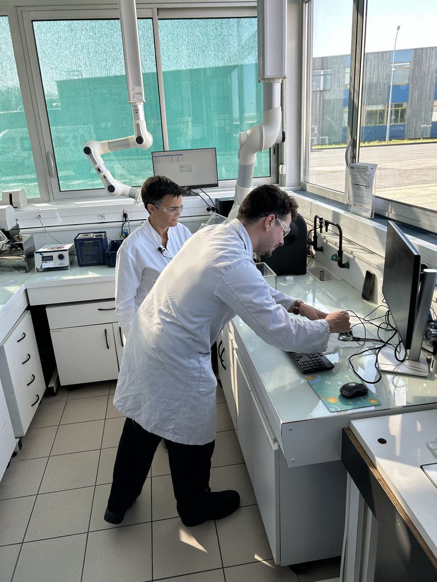Avril's tweet photo. Tournage en cours… avec un invité très spécial sur le site d'#Oleon à Venette. Un moment de découverte autour de la #chimie végétale et de ses nombreuses applications.
Un grand merci aux équipes pour ce chalereux accueil. #Qloe https://t.co/u5nXJKmxUw