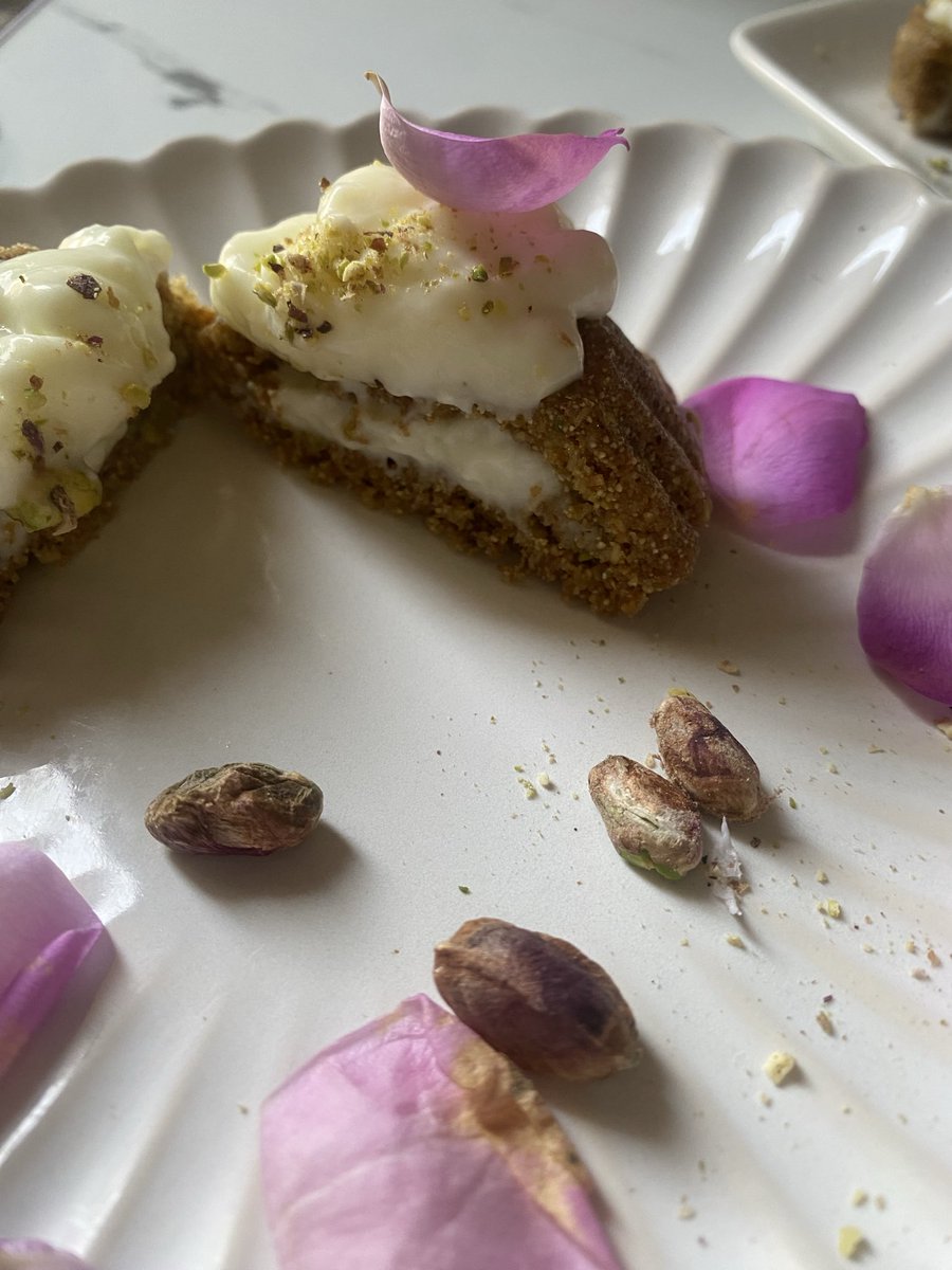 زْينبَ tweet media