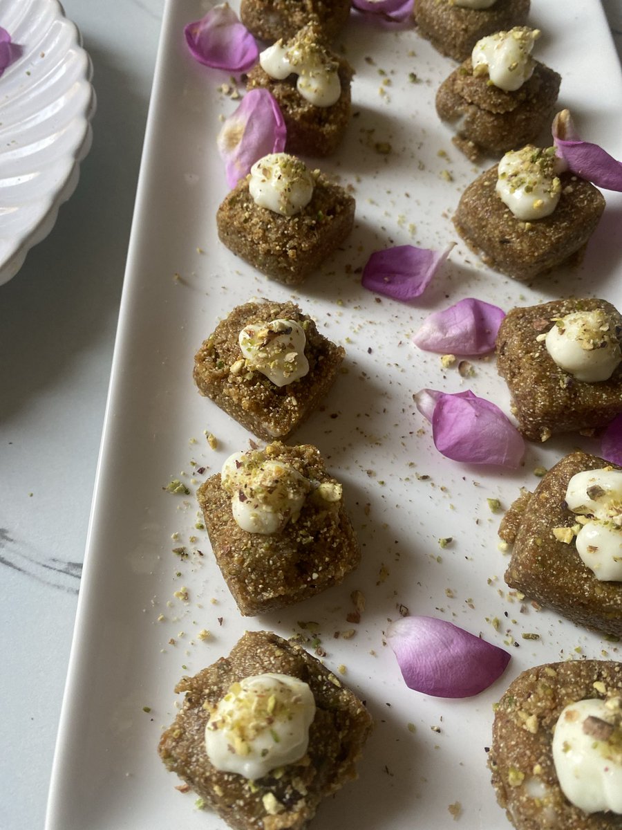 زْينبَ tweet media