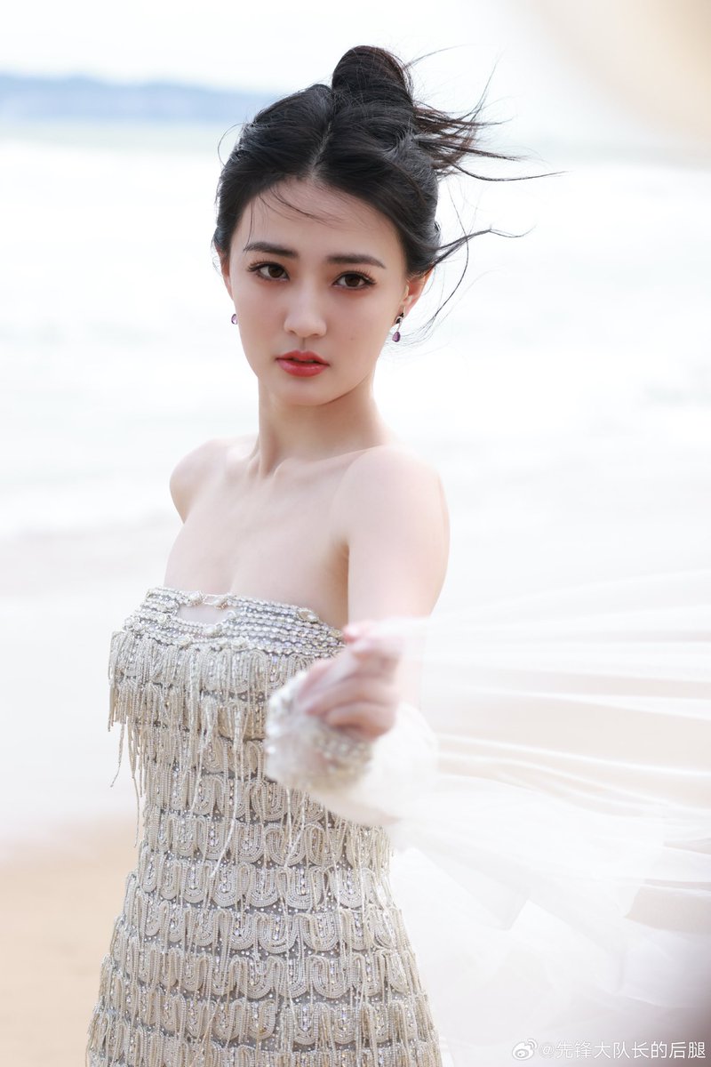 徐璐 事业线还可以 https://t.co/KnUaSl4GFT