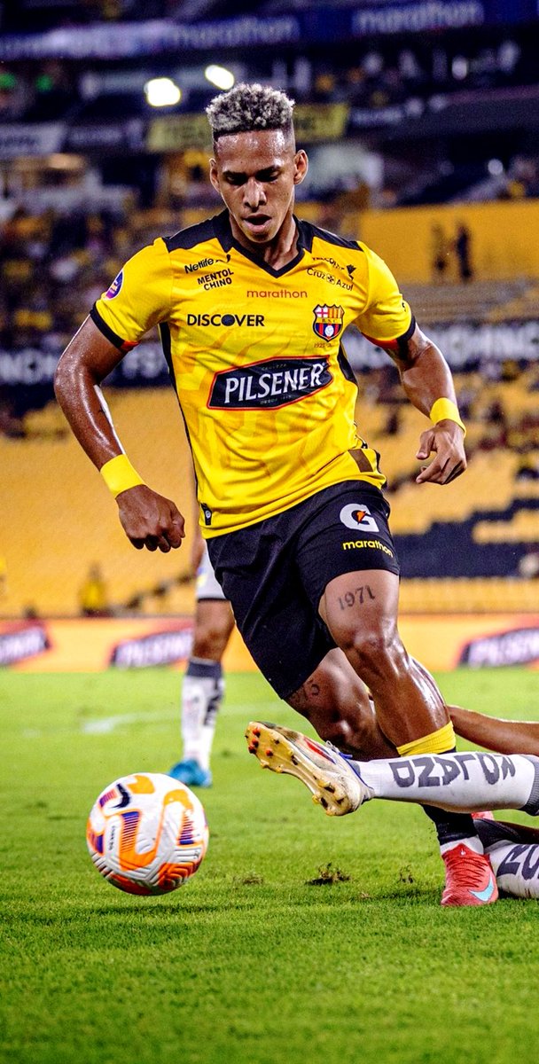 lrodriguezerazo's tweet photo. Jandry Gómez ingresó a los 57' en el partido de anoche por #Libertadores 

Si bien hizo un gol el domingo vs #DCuenca, ¿Qué opinión les merece la actuación del volante de #BarcelonaSC ayer en Copa? https://t.co/ZHN5DtW1E9