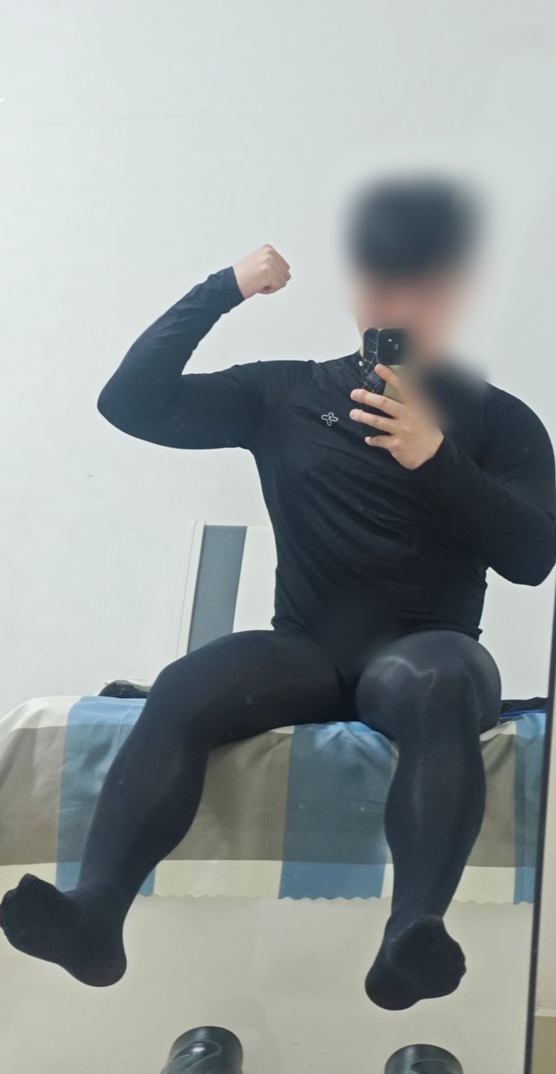 还没四点呢 tweet media