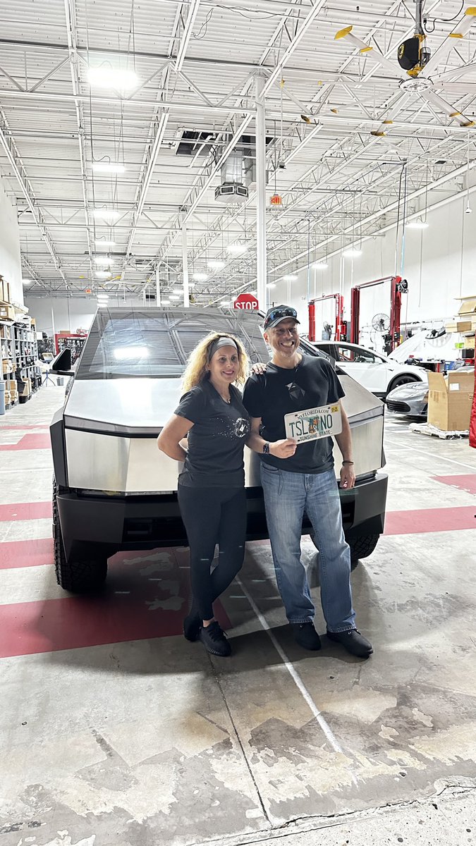 TesLatino tweet media