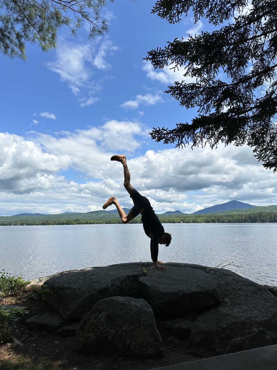 Maine's Lakes & Mtns tweet media