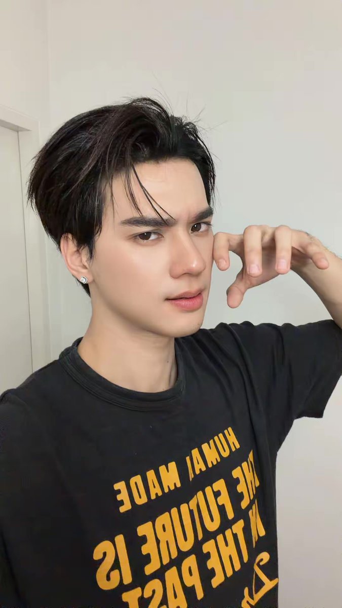 พี่เสือขอบกราบขอบพระคุณพ่อแม่พี่น้องทุกท่านครับ

 600K HARITKENG ON X    
#หกแสนฟอลแสนรักเก่ง