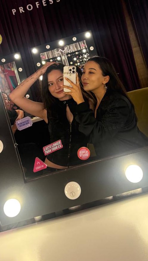 Спасибо твиттеру за подругу, знакомы 6 лет!!!!