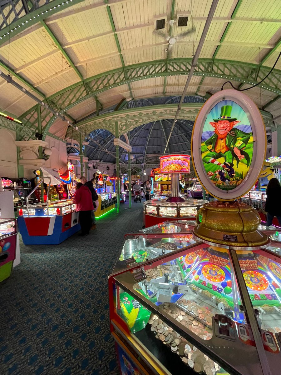aurorachanfan's tweet photo. ここのゲーセンで友人達と閉園時間までずっとメダルゲームしたなぁ…カモメと友達にもなったな…自分の青春の場所なんだよー🥹
#SOMEWHERE_ELSE https://t.co/ajdjbTX98z