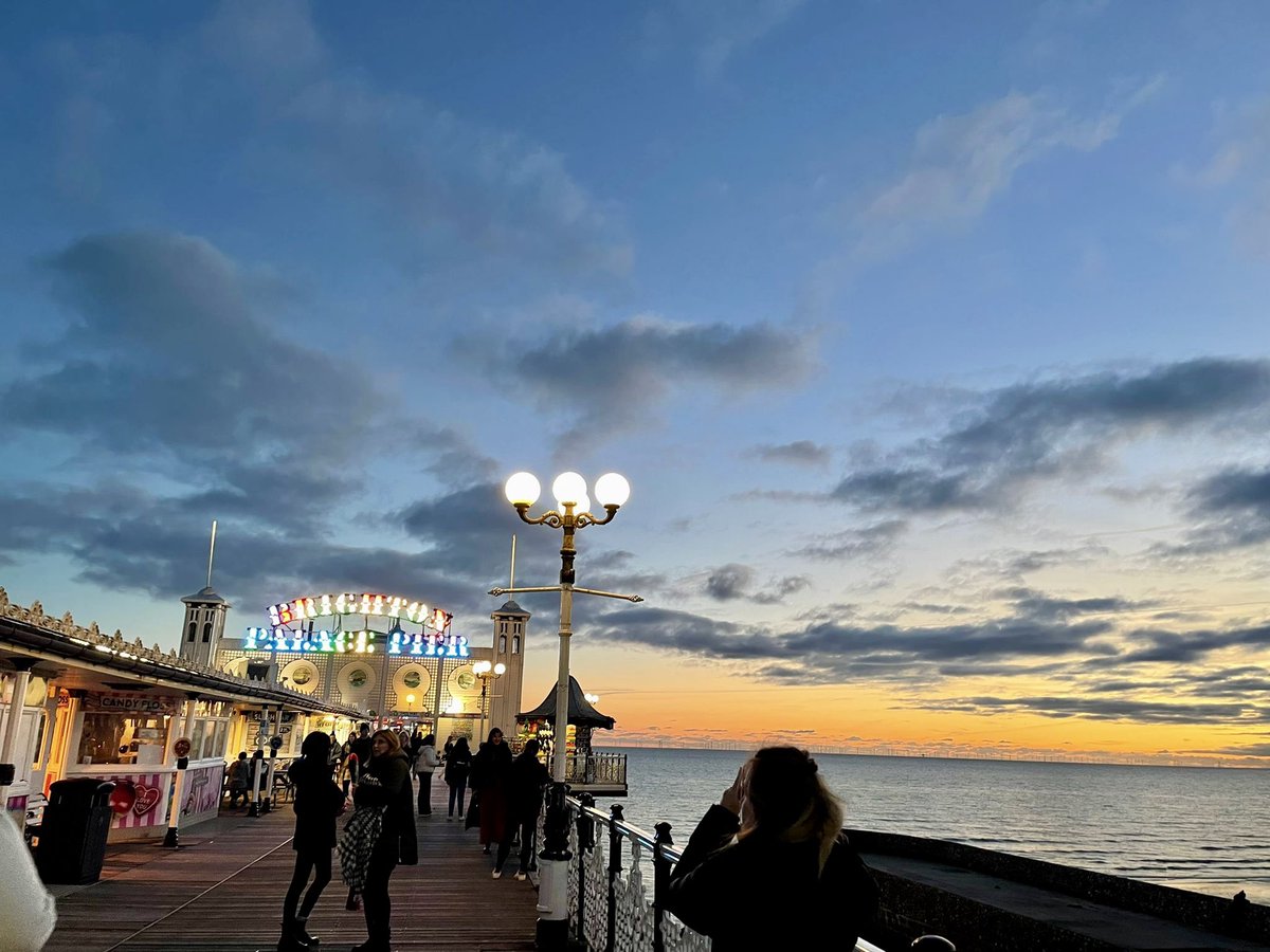 aurorachanfan's tweet photo. ここのゲーセンで友人達と閉園時間までずっとメダルゲームしたなぁ…カモメと友達にもなったな…自分の青春の場所なんだよー🥹
#SOMEWHERE_ELSE https://t.co/ajdjbTX98z