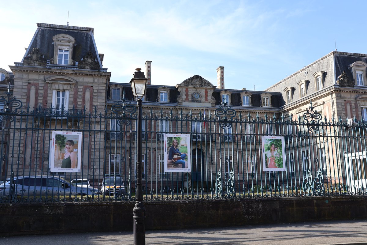Prefet68's tweet image. #Exposition 📸
Les portraits des lauréates du Grand Est du concours « 101 Femmes entrepreneures », soutenu par l’État et @Bpifrance, sont à découvrir sur les grilles de la préfecture du #HautRhin à #Colmar.
👩‍💼 10 femmes, 10 parcours inspirants qui contribuent au dynamisme