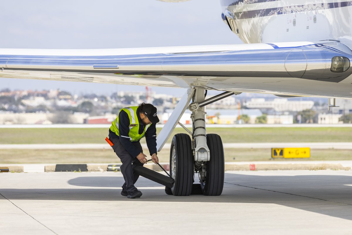 Signature Aviation tweet media