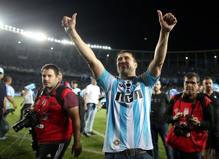 Chacho querido, te queremos mucho.

Dicho esto, ojalá te vaya como el reverendo ojete en ese club de mierda y te puteen de arriba a abajo.