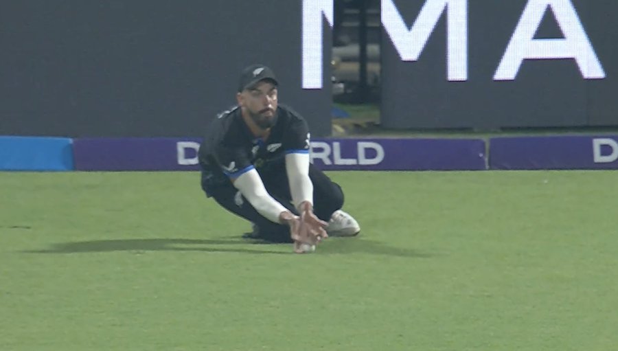 This was given out ladies and gentlemen 😂😂
The one who gave the out decision is an Indian Umpire going by the name Nitin Menon. 

Blatant cheating in such an important game and big ICC tournament raises lot of suspicion.