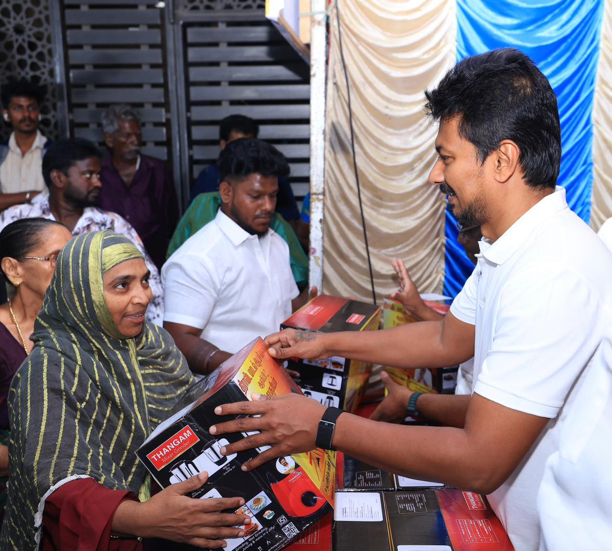 Udhaystalin's tweet photo. மக்கள் நலனை முன்னிருத்தி திட்டங்களை செயல்படுத்தி கொண்டிருக்கும் மாண்புமிகு முதலமைச்சர் @mkstalin அவர்களின் பிறந்த நாளை மக்களுடன் கொண்டாடும் வகையில் நம் #ChepaukTriplicane தொகுதி, சேப்பாக்கம், 114 அ - வட்டக்கழகத்துகுட்பட்ட அருணாச்சலம் தெருவில் 750 பேருக்கு நலத்திட்ட உதவிகளை வழங்கினோம்.

நலத்திட்ட உதவிகளை பெற்ற மக்களுக்கு என் அன்பும், வாழ்த்தும்.

@Dayanidhi_Maran @nchitrarasu #madhanmohan