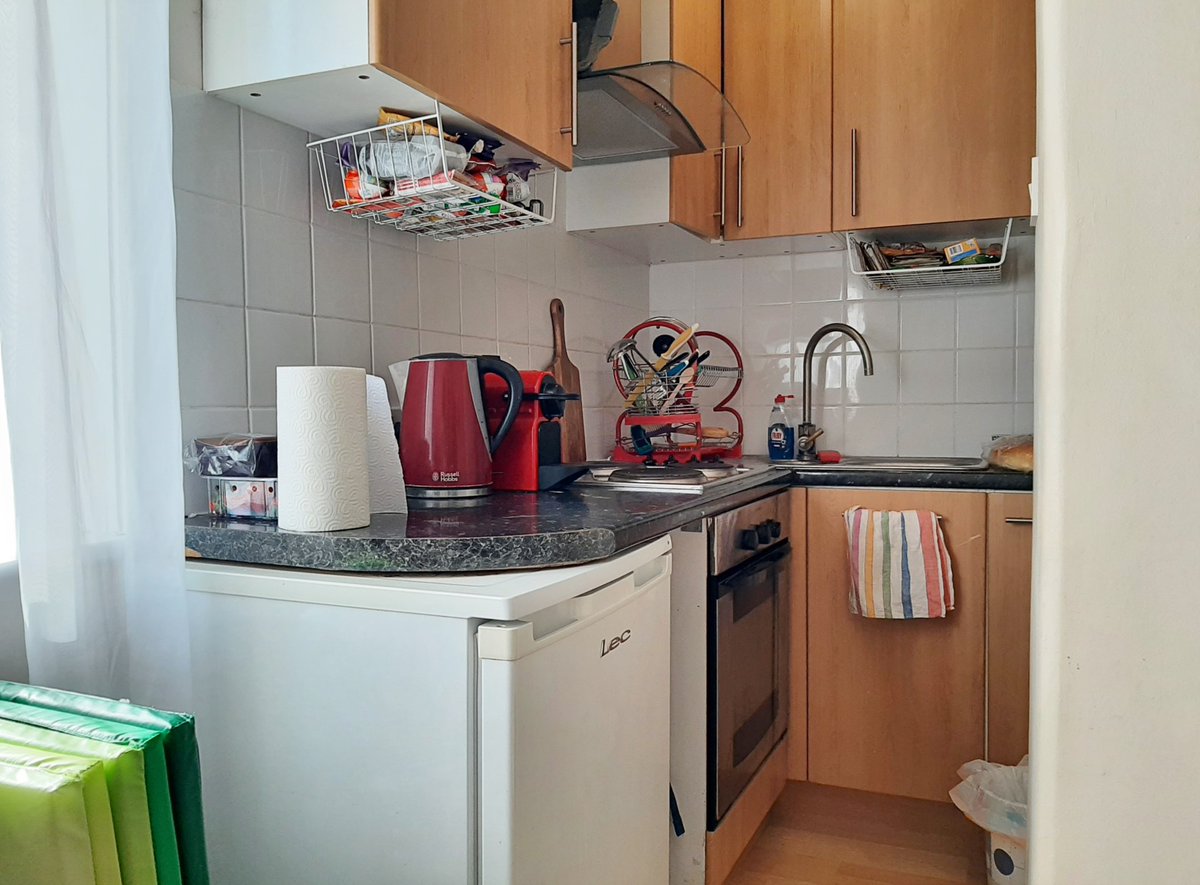 OliverBurnRes's tweet photo. To Let – Rosendale Road, SE24

Available unfurnished from 14th March 2026.

Charming 1 bed ground floor flat set within a secluded 1902–1908 Italianate estate.

Open-plan living/kitchen, double bedroom &amp; bathroom.

Moments from Brockwell Park and close to Herne Hill station. https://t.co/wQU5GXdGCt
