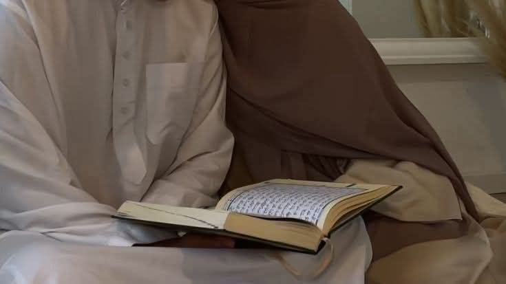 يا رب هَب لي زوج صالح وذريه طيبة، 
وحياة تُحبها وترضي عنها.