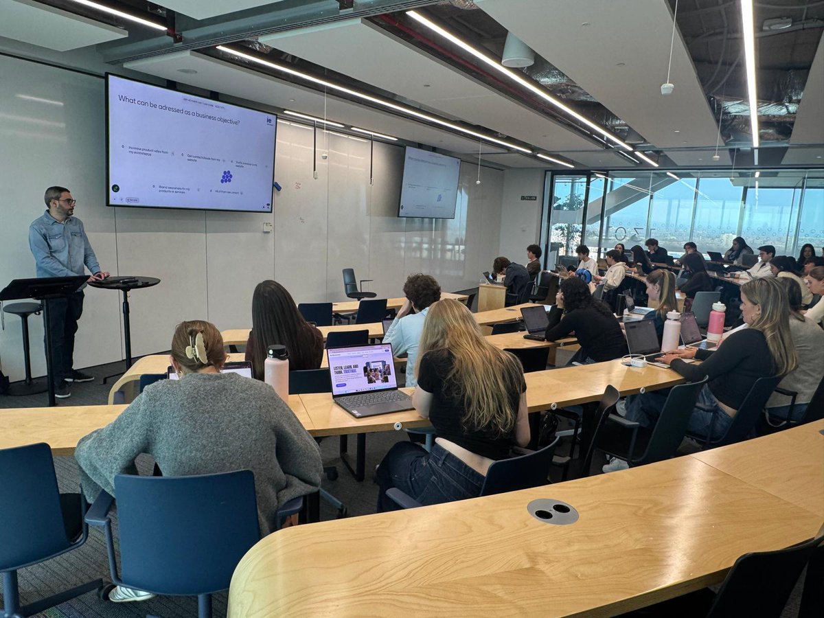 Semmántica tweet media