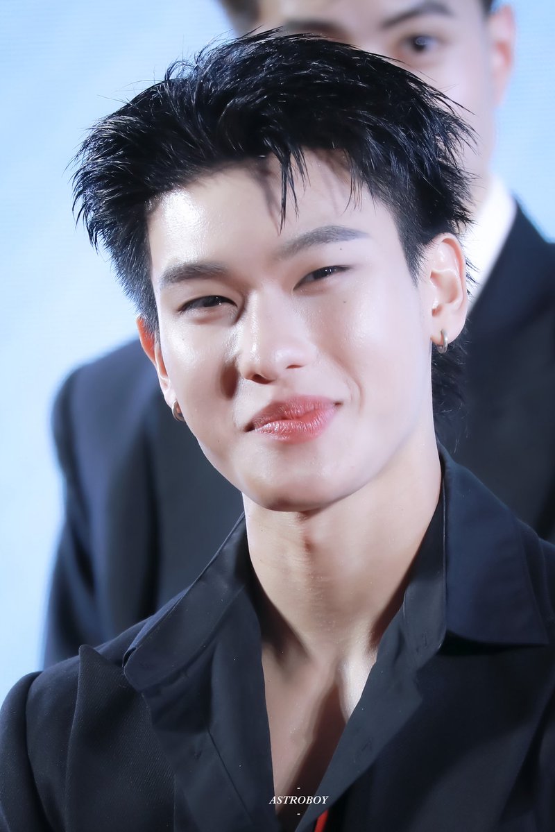 ยัยโมจิพีชของพี่ ไม่ว่าไอเป๊กจะเป็นยังไง พี่จะอยู่ข้างหนู 

OFFROAD OBEY GFNW GALA

#GFNWTheResetGala
#ออฟโรด #offroadKTP