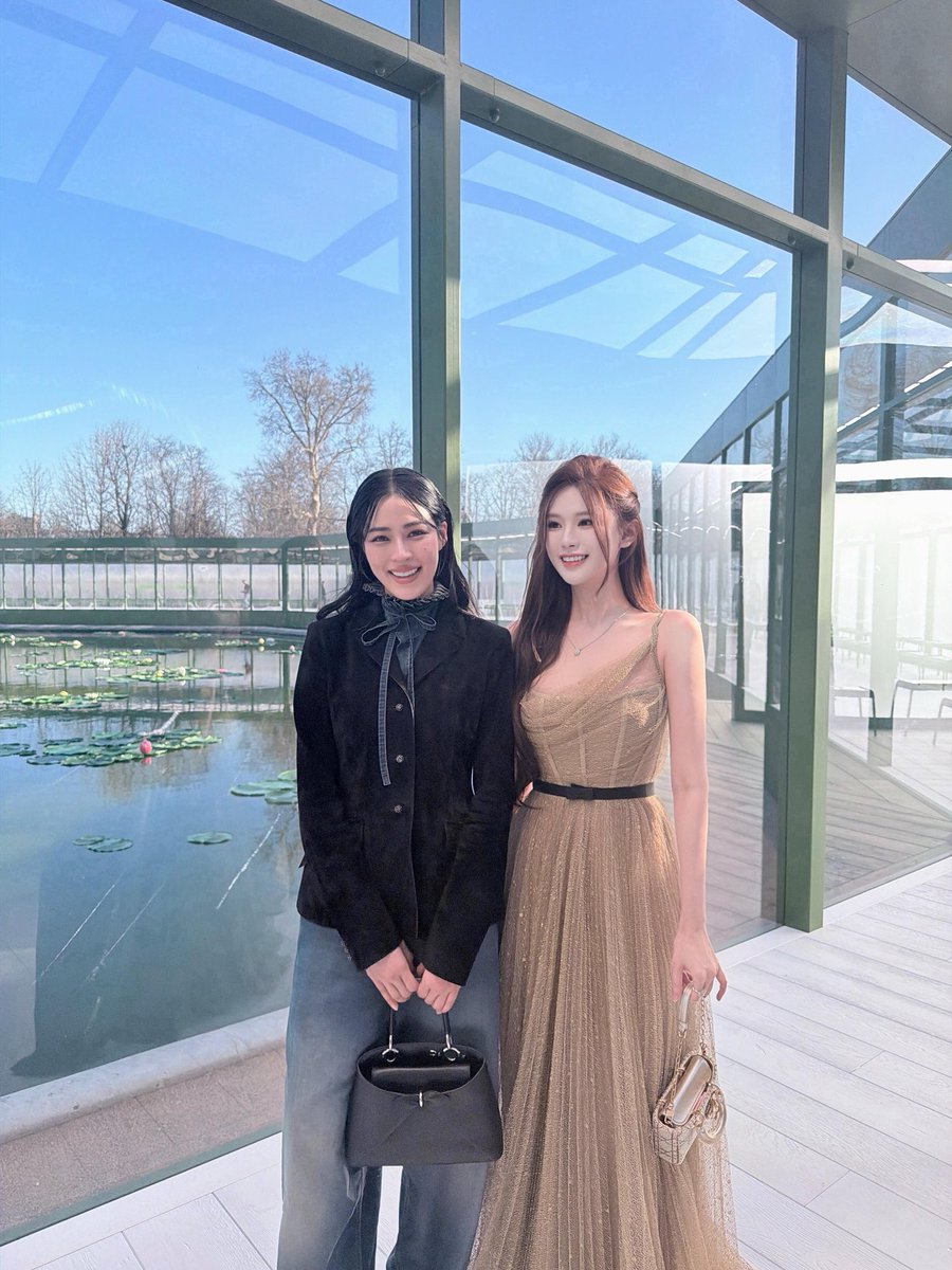 ผู้สาวบ้านได๋มาขอถ่ายรูปตะหริงน้อ งามแท้