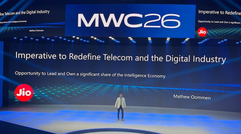 moneycontrolcom's tweet photo. #Exclusive | Jio Platforms aims to make AI tokens affordable after data disruption: Mathew Oommen, Group CEO

After making calls free and mobile data among the cheapest globally, Jio is now preparing to make AI tokens the new currency of telecom. Writes @DanishKh4n https://t.co/ppLjzUnyBU