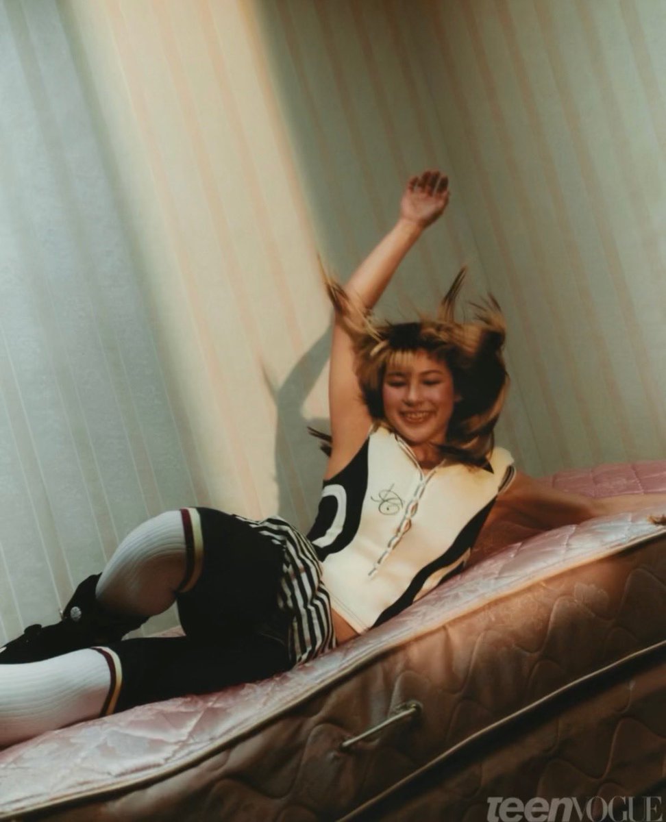 j😵line tweet media