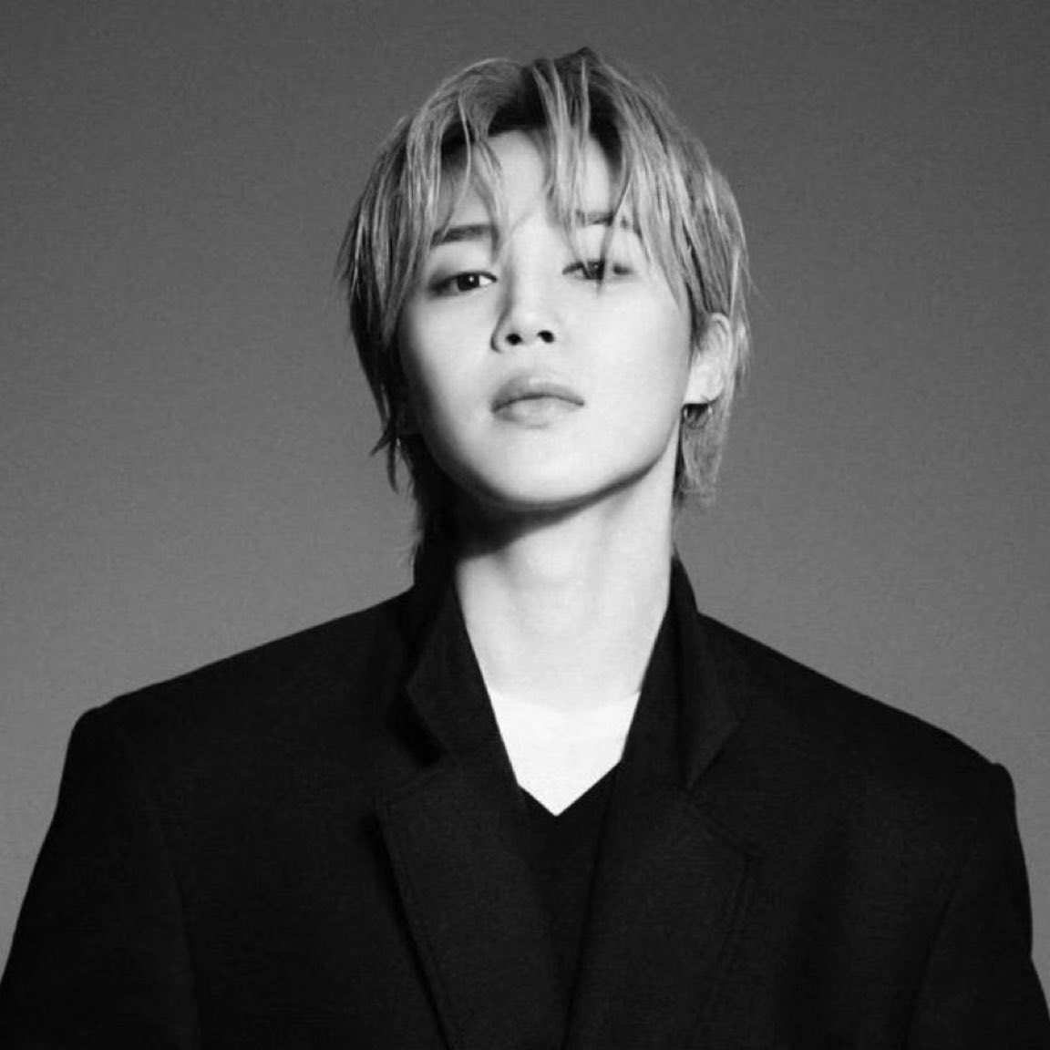 spinorbinmusic's tweet image. 🖼️✨ Jimin’s new Instagram profile picture proves he’s a walking work of art — perfectly embodying the essence of his album FACE 😮‍💫🔥

When the concept and the artist become one.
#Jimin #FACE #BTS