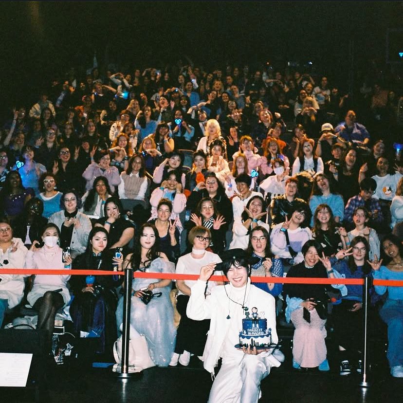 Proud to be #Beyourluve and to belong to this beautiful family that has stayed together despite all the obstacles, for many more years next to our sunshine 🫂💙

#5yrsBYLxBuild 

ALWAYS LUVE BUILD
<a href="/JakeB4rever/">BIU.</a>